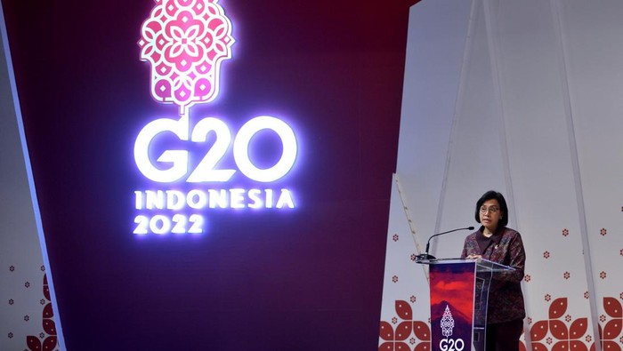 Sri Mulyani Bicara Krisis Pangan di Acara G20 Sejumlah delegasi menghadiri sesi High Level Seminar on Strengthening Global Collaboration for Tackling Food Insecurity rangkaian 3rd Finance Ministers and Central Bank Governors (FMCBG)G20 di Nusa Dua, Badung, Bali, Jumat (15/7/2022). Seminar tingkat tinggi tersebut membahas ancaman krisis pangan (food insecurity) sekaligus aksi global yang dapat dirintis anggota G20 demi mencegah krisis tersebut. ANTARA FOTO/POOL/Fikri Yusuf/foc.