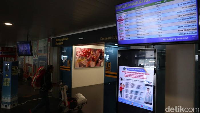 Suasana di Bandara Husein Sastranegara Bandung.