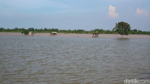 Tambak udang dan bandeng di Margoyoso Pati tergenang karena diterjang banjir bandang. Foto diambil Jumat (15/7/2022).