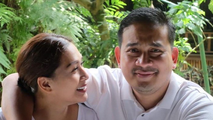 Tata Janeeta dan suami