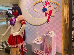 Vans Kolaborasi dengan Sailor Moon, Rilis Koleksi Sepatu Gemas Penuh Warna