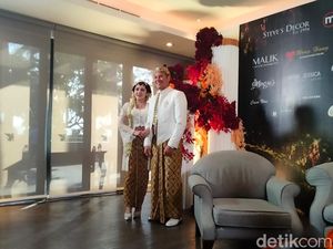 Senyum Bahagia Via Vallen dan Chevra Setelah Resmi Menikah
