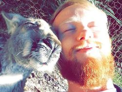 20 Potret Hewan Asyik Selfie, Bikin Kamu Senyum-Senyum Sendiri