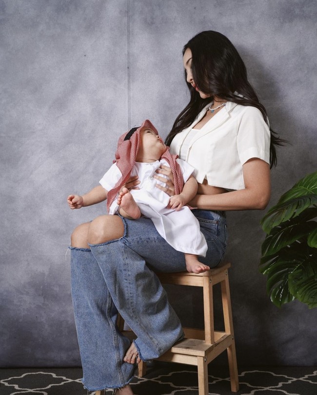 Netizen juga dibuat salah fokus dengan caption Anya Geraldine yang menyinggung pria Arab. Tak sedikit yang menduga Anya membicarakan kekasihnya Nadif Zahiruddin. Foto: dok. Instagram @anyageraldine