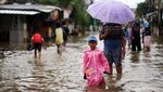 Warga Korban Banjir Ciledug Indah Dievakuasi