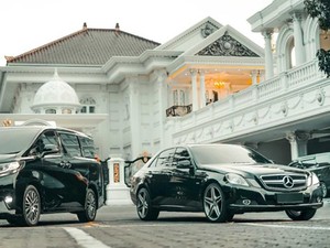 Kisah Sukses Yoko Merintis Bisnis Sewa Mobil Mewah di Bali