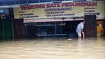 Banjir Rendam Jalan Hasyim Ashari Ciledug