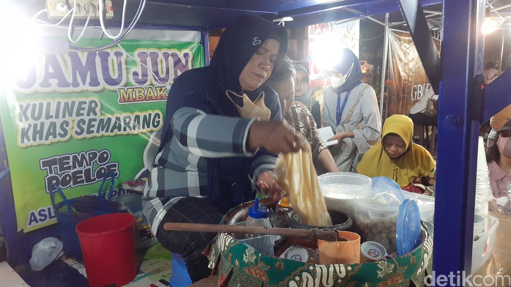Depot Jamu Jun di Kuliner Kauman Semarang