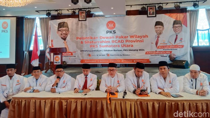 Pengurus PKS Sumut bersama Dewan Pakar PKS Sumut (Arfah)