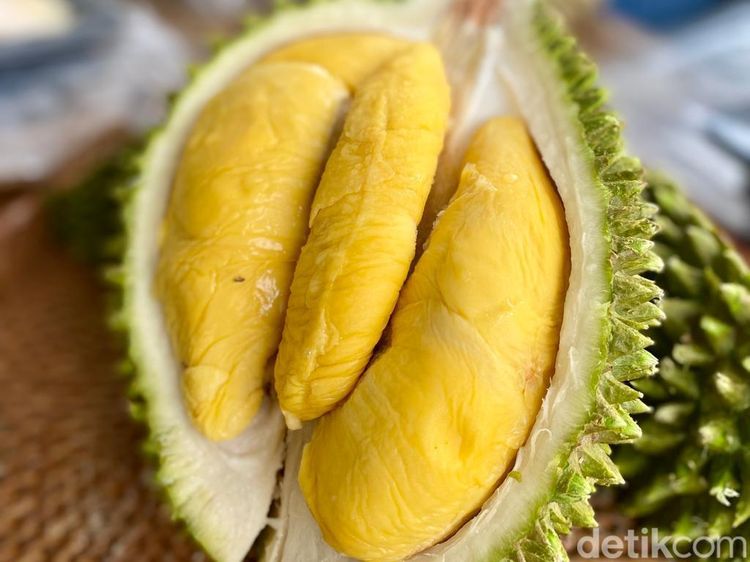 Pecinta Durian Ayo Ngeduren di Gerai Ini!