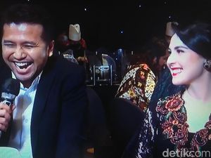 Wejangan Khusus Wagub Emil Dardak-Arumi saat Resepsi Pernikahan Via Vallen