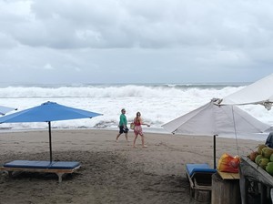 Waspada Banjir Rob, Balawista Badung Awasi Pantai Kuta-Cemagi