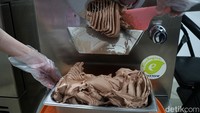 Harganya cukup bervariasi, mulai dari Rp 30 ribuan hingga Rp 100 ribuan.