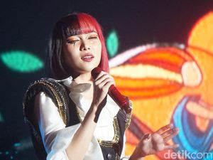 Momen Isyana Naik Reog dan Nyanyi Il Sogno Bareng Deadsquad