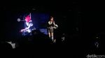 Momen Isyana Naik Reog dan Nyanyi Il Sogno Bareng Deadsquad