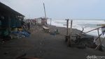 Usai Gelombang Pasang Terjang Pantai Depok Bantul Sisi Timur