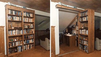 Ruang kerja di balik rak buku, asyik juga sepertinya. Foto: (Bored Panda).