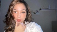 Putri Anjani banyak mengunggah foto berbagai gaya di Instagram. (Foto: dok. Instagram @anjanyjrw) 