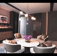 Raffi Ahmad dan Nagita Slavina baru-baru ini melakukan survei rumah seharga Rp 71 miliar di kawasan Jakarta Timur. Begitu masuk dari garasi, Nagita menemukan entertainment room dengan perabotan mewah. Ruangan itu terlihat nyaman dengan projector dan sofa untuk bersantai. Foto: dok. YouTube Rans Entertainment