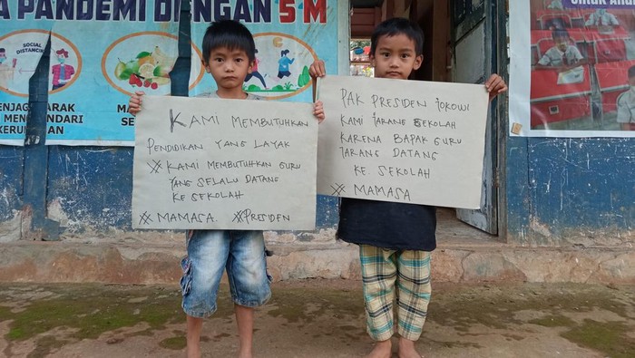 Siswa SD Negeri 010 Saluang, Kecamatan Mambi, Kabupaten Mamasa.