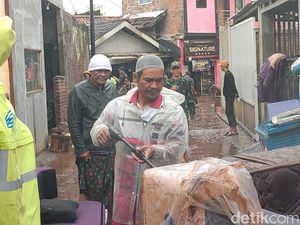 Warning BMKG soal Prediksi Hujan Lebat di Jabar hingga 23 Juli