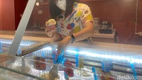 Selain teh botol, ada banyak varian gelato lainnya. Di sini juga memisahkan menu gelato yang ada alkoholnya, sehingga pembeli tak perlu khawatir dengan kandungan di dalamnya. Foto: detikFood