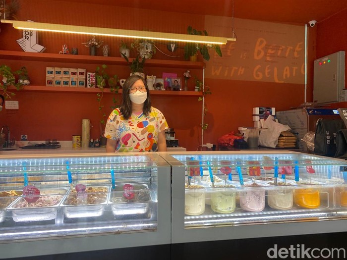 Ada Gelato Kastengel dan Teh Botol yang Manis Gurih di Kafe Ramah Anabul Ada Gelato Kastengel dan Teh Botol yang Manis Gurih di Kafe Ramah Anabul