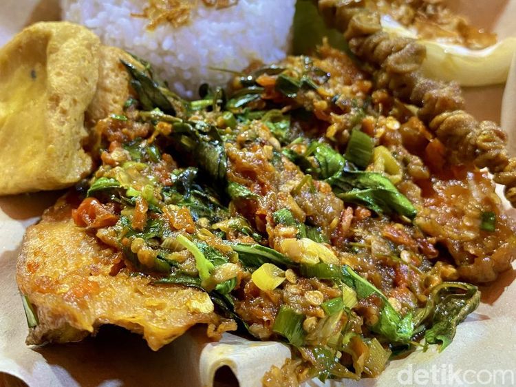 Pedas Nagih Ayam Rempah Sambal Kemangi yang Bikin Tambah Nasi