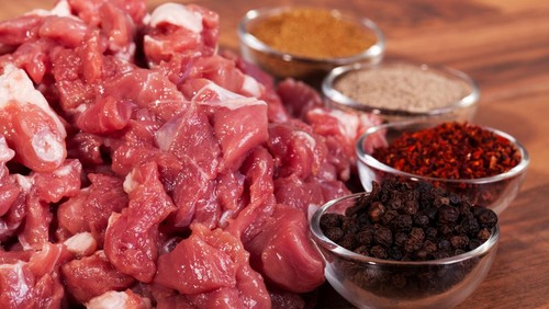 Daging kambing untuk gulai kambing Sumatra.