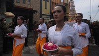 Kirab Cethik Geni IV yang dikemas dengan cerita lahirnya lembu Suroloyo atau lembu kebaikan itu diharapkan menjadi simbol persatuan antarsesama manusia sehingga terwujud kedamaian.