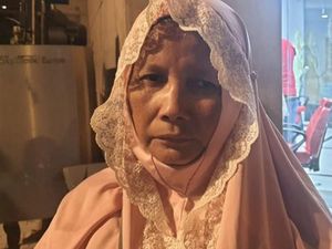 Bukan Sinetron! Kisah Tukang Bubur Naik Haji Dialami Warsini