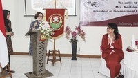 President of International Council of Women (ICW) Mrs Martina Marandel menyampaikan sambutannya.