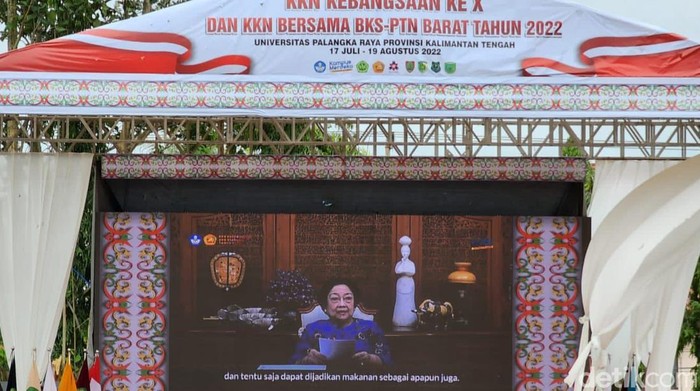 Megawati Soekarnoputri membuka program Kuliah Kerja Nyata (KKN) Kebangsaan Tahun 2022 yang dipusatkan di Universitas Palangkaraya. (dok. PDIP)