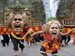 Aksi Ginting Banting Raket Jadi Bahan Meme Baru