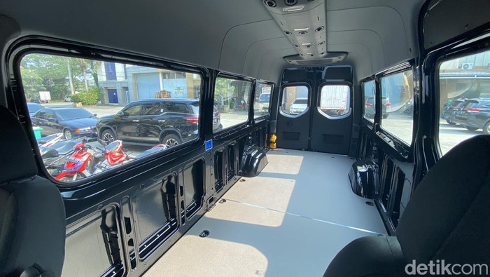 Mercedes-Benz Sprinter Modifikasi Lombardi Mercedes-Benz Sprinter Modifikasi Lombardi