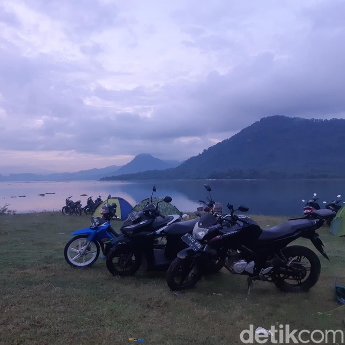 Motocamp di Parang Gombong, Purwakarta