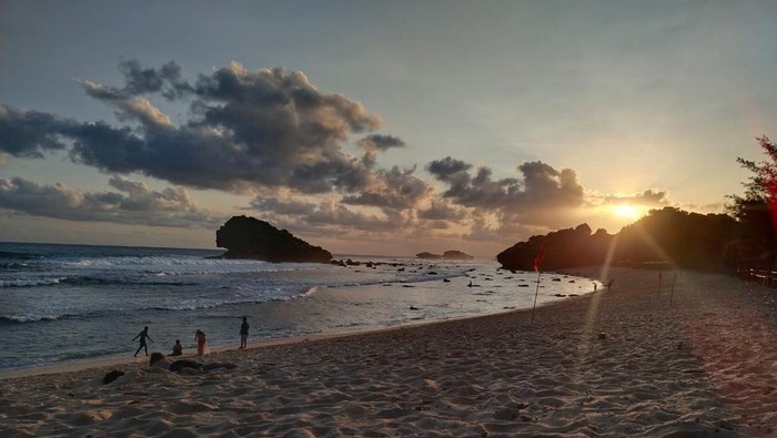 Pantai Watukarung pacitan