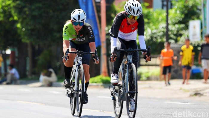 Para peraih medali emas nomor criterium INC Banyuwangi 2022