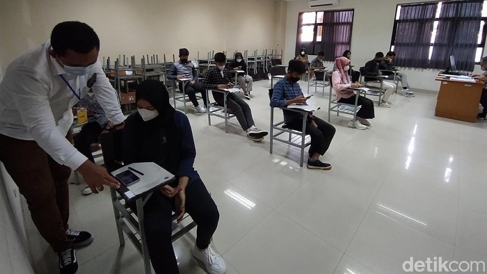 Pelaksanaan seleksi mandiri ujian tulis (SMUT) 2022 di Universitas Tidar (Untidar) Magelang.