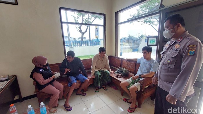 Perahu karam di Probolinggo