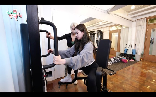 Terbukti konsisten. Dia telah dilatih personal trainer-nya sejak menjalani masa trainee. Sebelum debut bersama aespa. Foto: dok. Viu