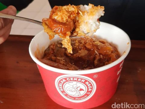 Seblak Ceker Naga di Majalengka.