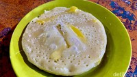 Ada juga serabi topping nangka dan susu. Serabi ini tak kalah lezat dari topping lainnya. Foto: detikFood/Yenny Mustika Sari