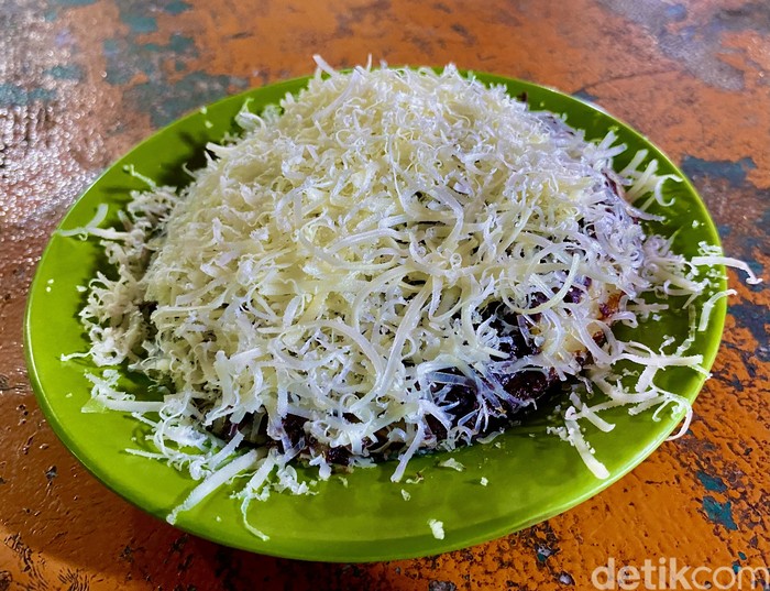 Serabi Duren Ody Serabi Duren Ody, serabi durian enak legit di seberang TMP Kalibata