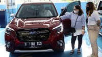 Usai meluncurkan the all-new Subaru Forester pada 18 Mei silam, akhirnya 16 Juli 2022 menjadi momentum yang berharga dengan pendistribusian kendaraan Subaru di Indonesia yang dimulai lewat seremoni First Handover: the all-new Subaru Forester kepada 10 pelanggan pertama. Subaru Forester yang hadir dengan Subaru Core Technology anyarnya seperti, Subaru Global Platform, BOXER Engine, dan Symmetrical All-Wheel Drive dengan X-Mode terbaru, serta Subaru EyeSight generasi ke-4, akan menjadi SUV harian yang dapat diandalkan.