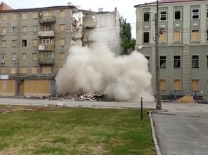 Detik-detik Bangunan Sekolah di Donetks Dihantam Rudal Rusia