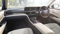 Toyota membanderol Crown Crossover tipe termurah, yakni tipe X dengan harga 4,35 juta Yen atau setara dengan Rp 471 jutaan. Sedangkan di tipe termahal yakni RS, banderolnya mulai dari 6,4 juta Yen atau setara dengan Rp 688,4 juta.Foto: dok. Toyota Motor Corporation