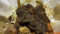 Cari nasi bebek enak di Palmerah? Mampirlah ke Nasi Bebek Madura Cak Arzuq Barokah. Nasi bebek bumbu hitam di sini harganya Rp 30 ribu per porsi. Ilustrasi: Instagram njajan.tulungagung