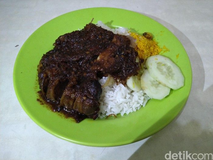 20 Nasi Bebek Madura yang Bumbunya Nampol