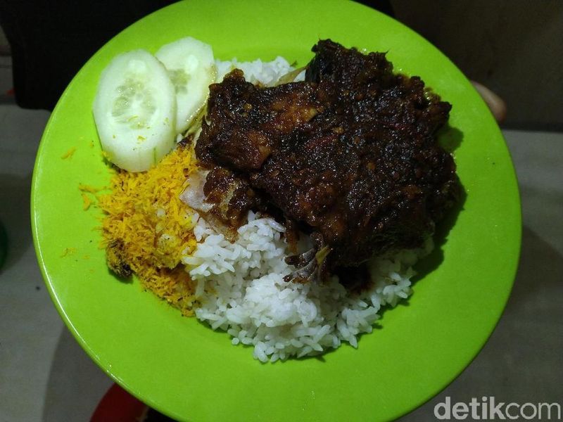 20 Nasi Bebek Madura yang Bumbunya Nampol